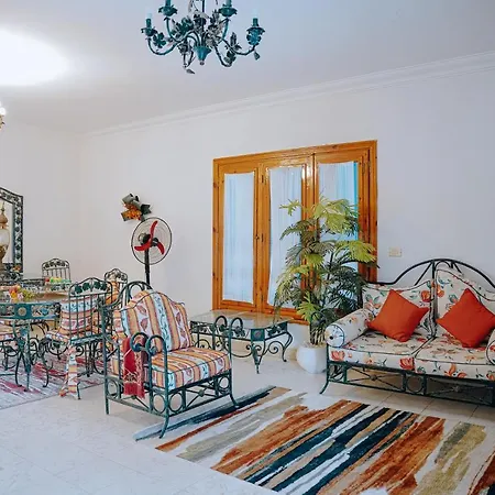 Villa For Rent In Tunis Village Qaryat at Ta'mir as Siyahiyah Exterior photo